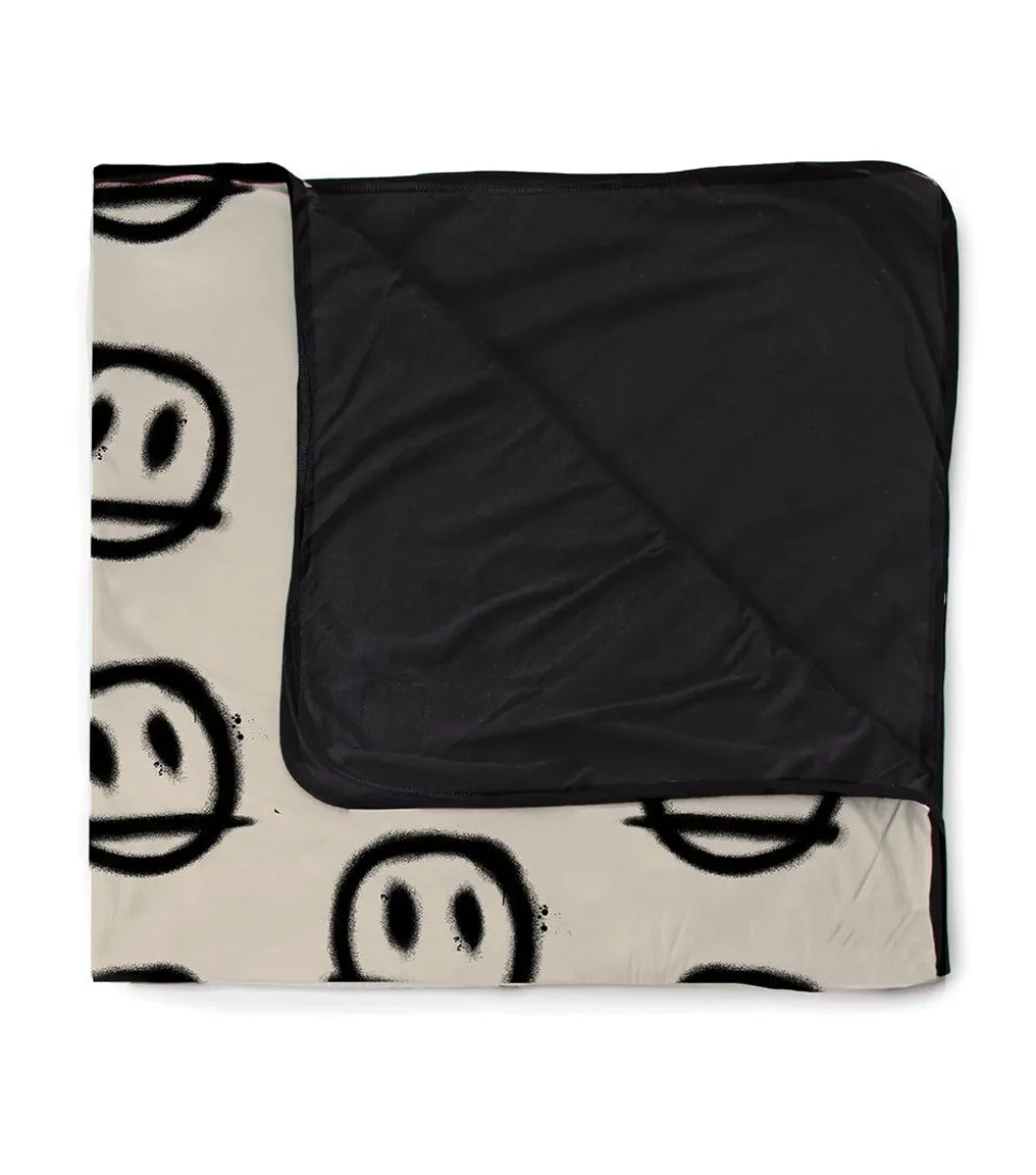NUNUNU Sprayed Smiles Blanket Fashion